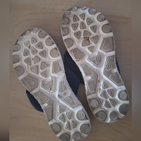 Yachtcore flipflops (gently used) - Picture 2 of 2